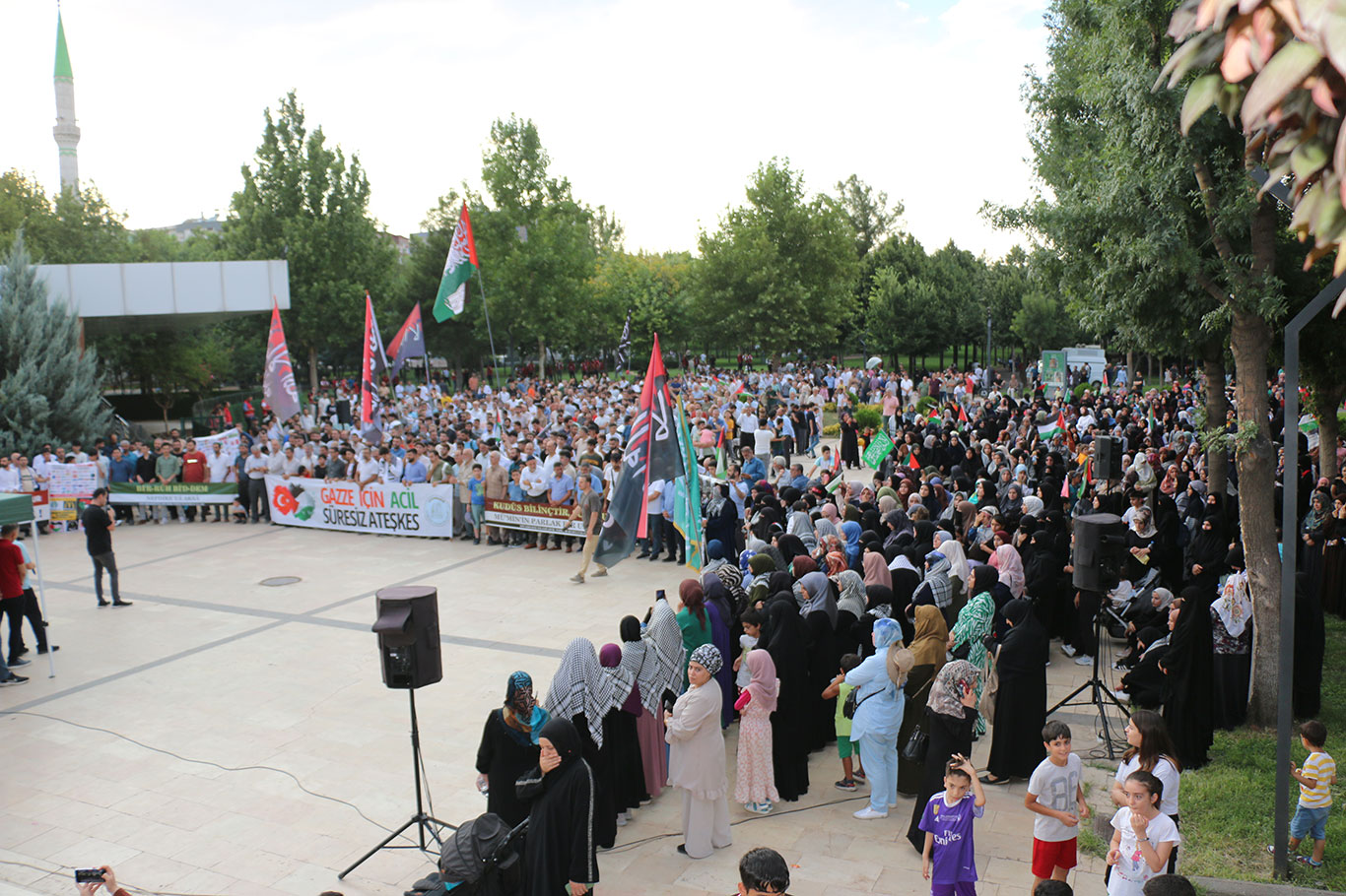 Diyarbakır İslami STK'lardan "Gazze İçin Yürüyoruz" etkinliği 