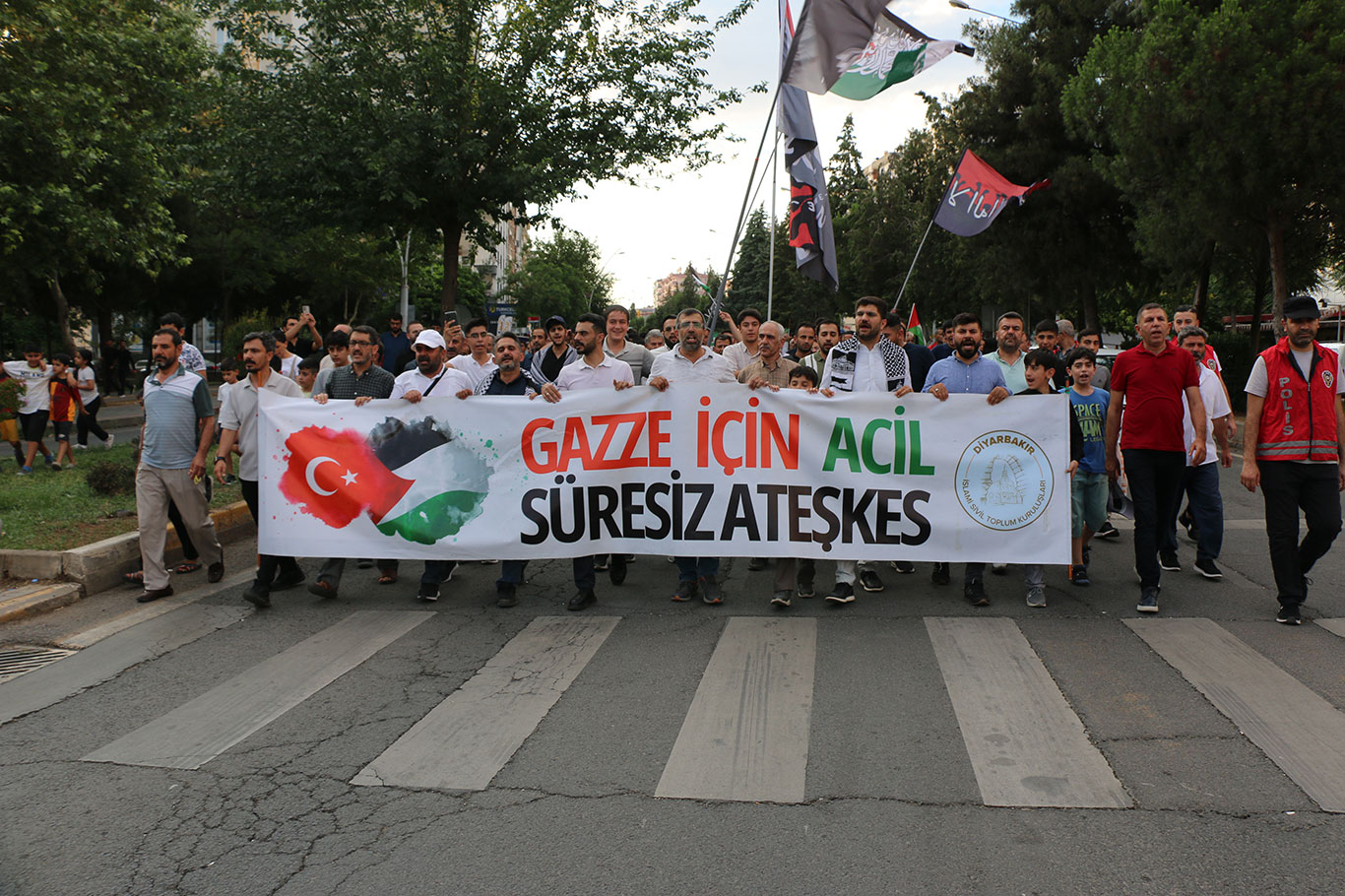 Diyarbakır İslami STK'lardan "Gazze İçin Yürüyoruz" etkinliği 