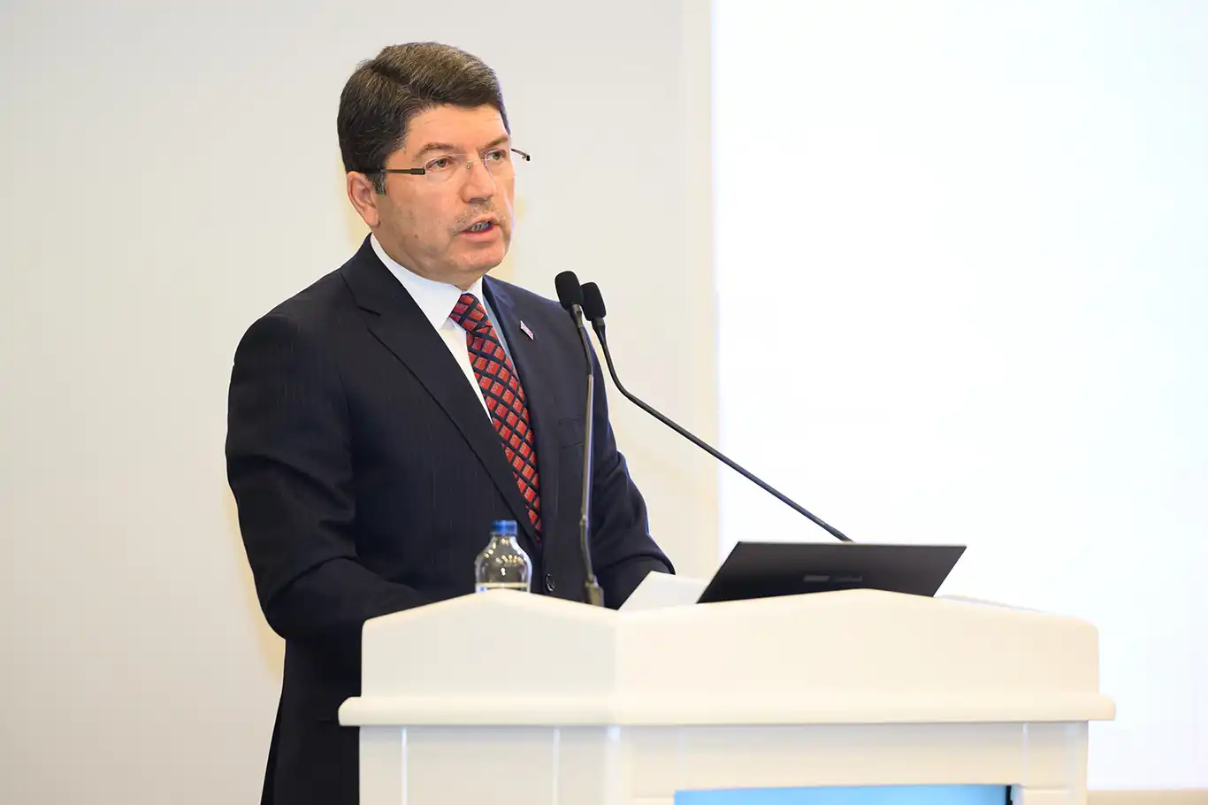 Bakan Tunç'tan İzmir açıklaması: Yargı gereğini yapacak Bakan Tunç'tan İzmir açıklaması: Yargı gereğini yapacak