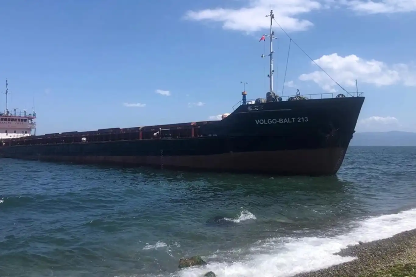 Panama bandıralı kargo gemisi karaya oturdu Panama bandıralı kargo gemisi karaya oturdu