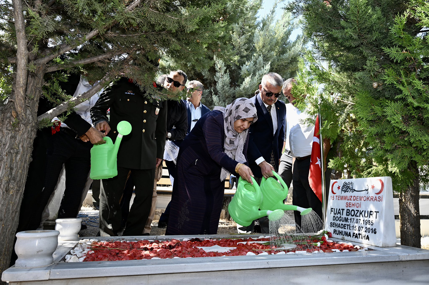 Malatya'da 15 Temmuz şehitleri mezarları başında anıldı