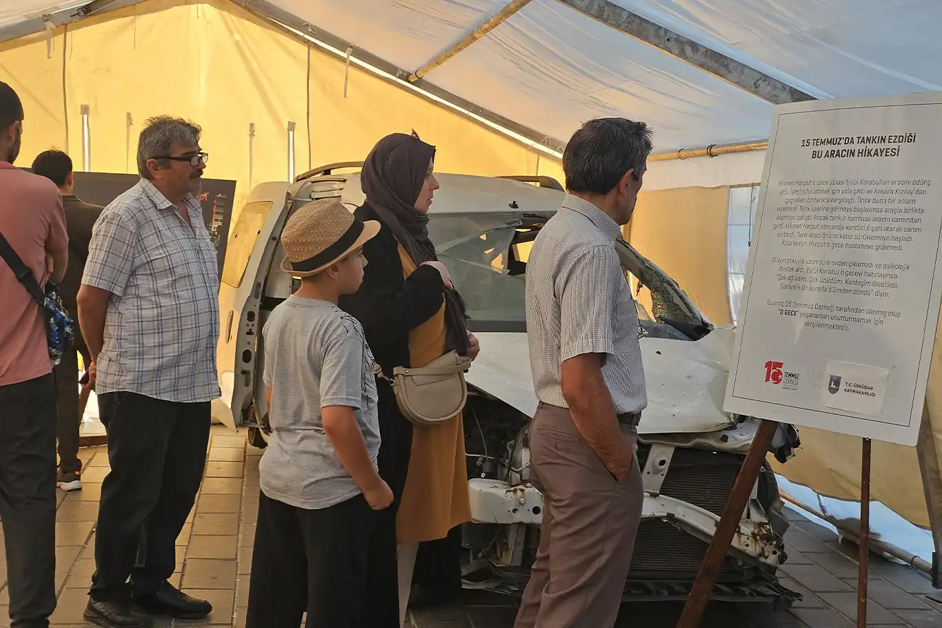 15 Temmuz'da tankın ezdiği otomobil Üsküdar’da sergileniyor 15 Temmuz'da tankın ezdiği otomobil Üsküdar’da sergileniyor