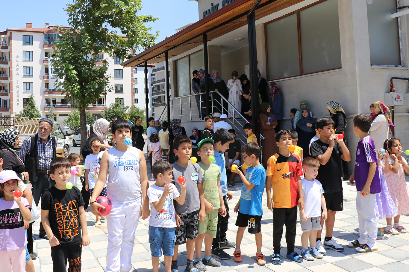 Dedeler torunlarıyla yaz Kur'an kursunda buluştu