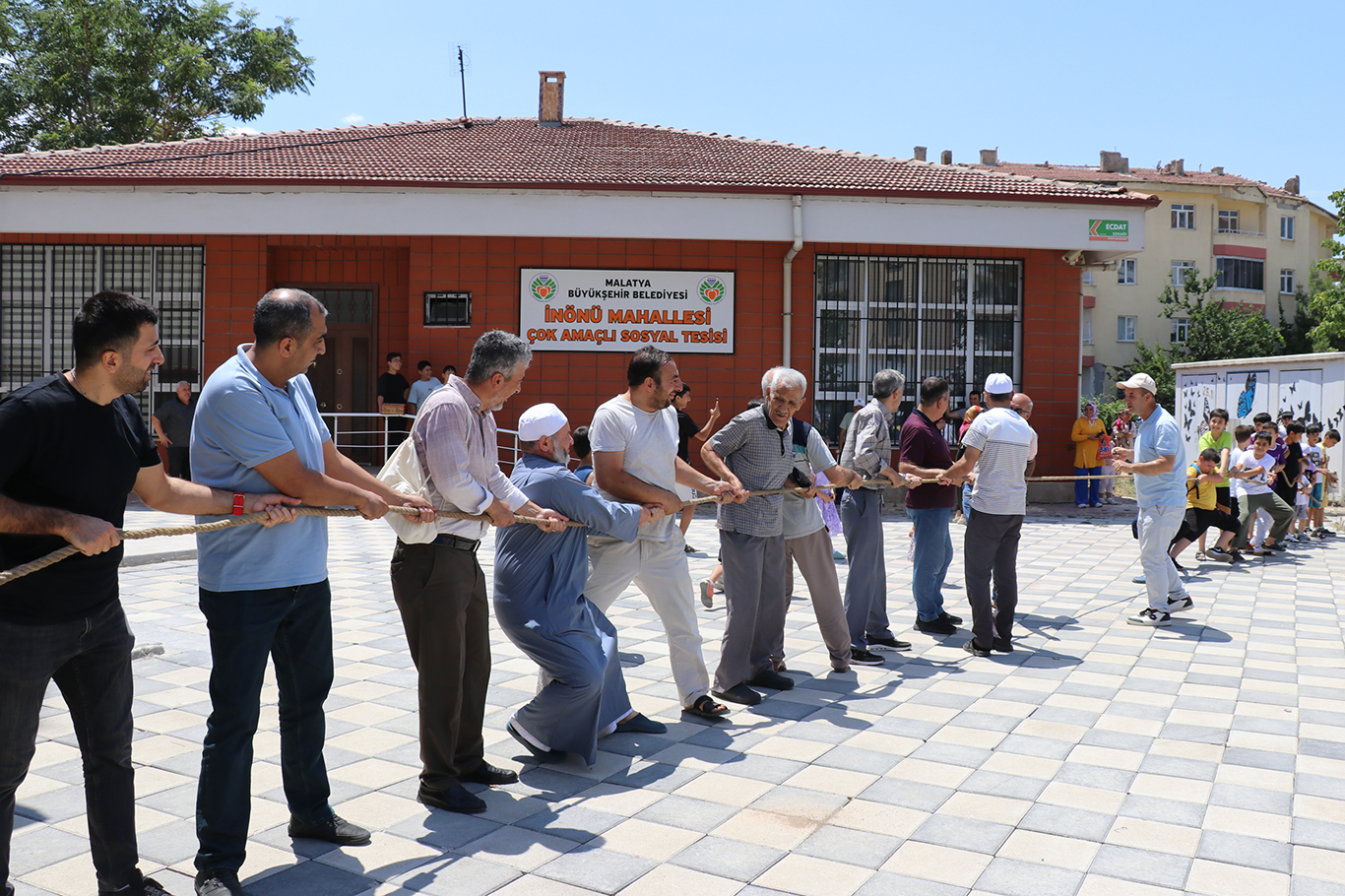 Dedeler torunlarıyla yaz Kur'an kursunda buluştu