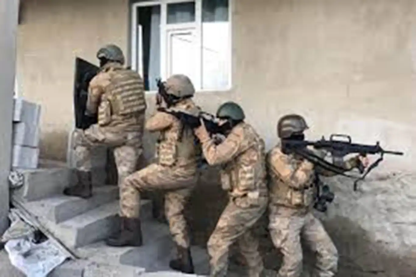 Mardin'de PKK/KCK’nın sözde İsveç kadın yapılanması sorumlusu yakalandı Mardin'de PKK/KCK’nın sözde İsveç kadın yapılanması sorumlusu yakalandı