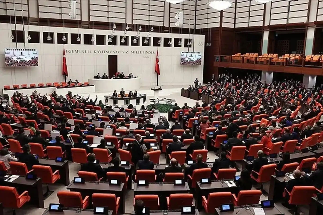 Gazeteci ve yazarlar: HÜDA PAR'ın tasarısına destek vermek insani ve vicdani bir görevdir