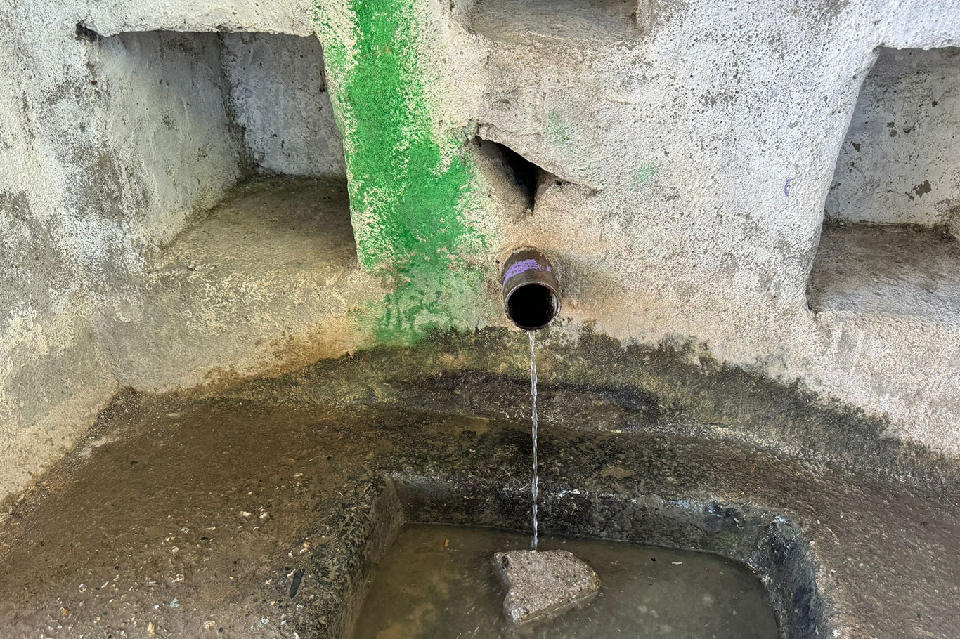 "Orda bir köy var uzakta, o köy bizim köyümüz" ama ne su var ne elektrik!