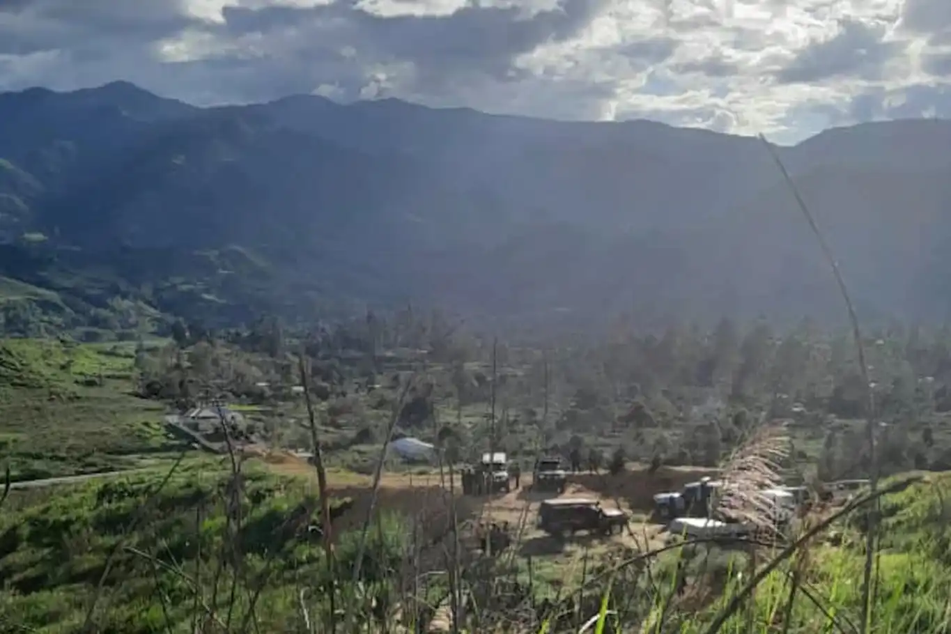 Papua Yeni Gine'de 3 köye saldırı: 26 ölü, 8 kayıp Papua Yeni Gine'de 3 köye saldırı: 26 ölü, 8 kayıp