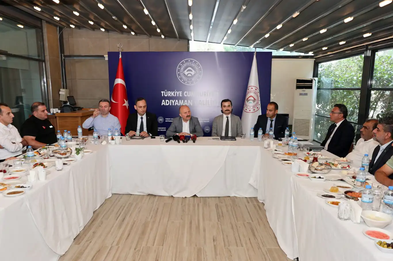 Adıyaman Valisi Varol: Deprem konutlarının tamamı 2025 yılı içerisinde teslim edilecek Adıyaman Valisi Varol: Deprem konutlarının tamamı 2025 yılı içerisinde teslim edilecek