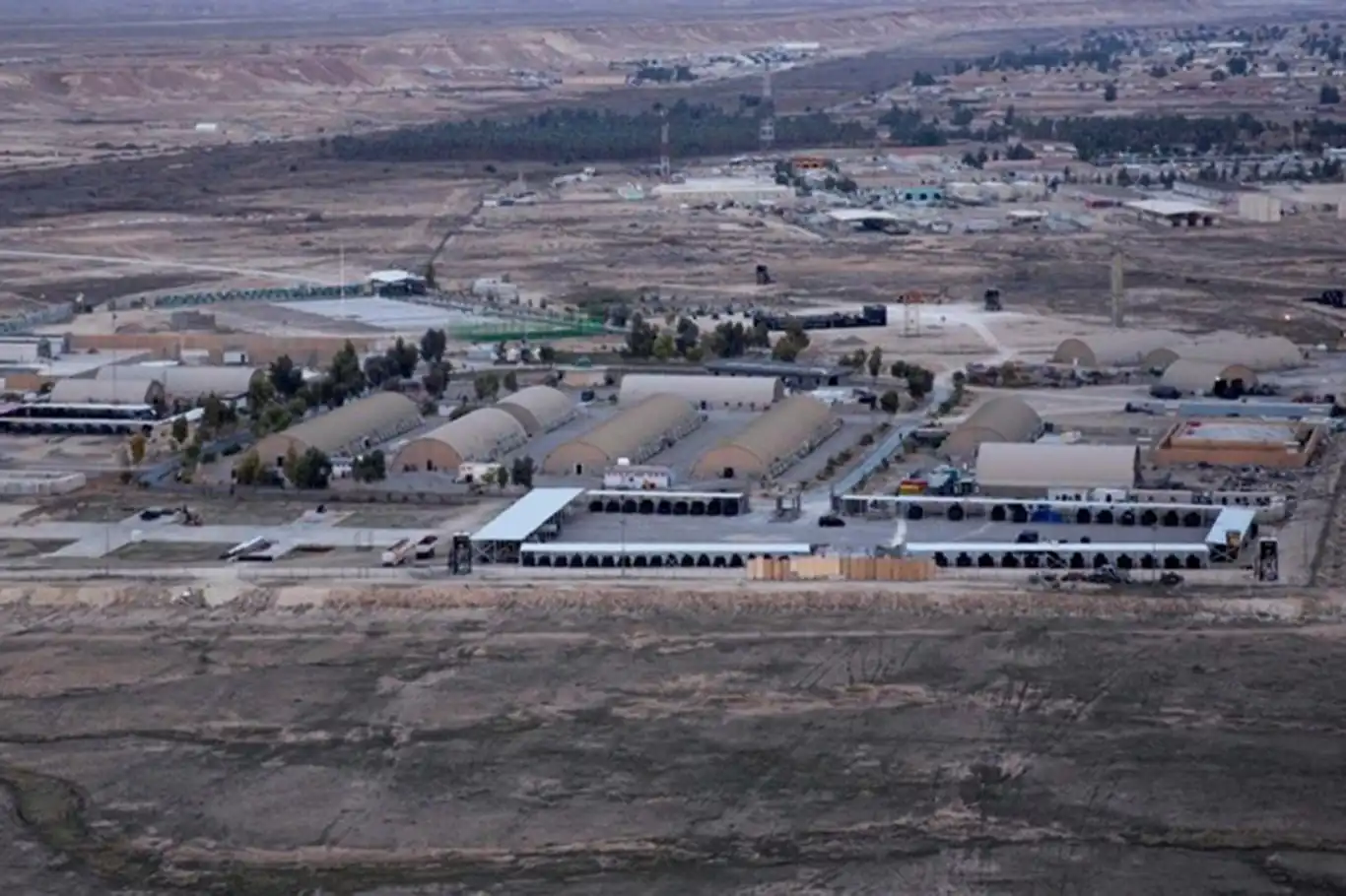 US base in eastern Syria's Deir Ezzur hit by missile attack US base in eastern Syria's Deir Ezzur hit by missile attack