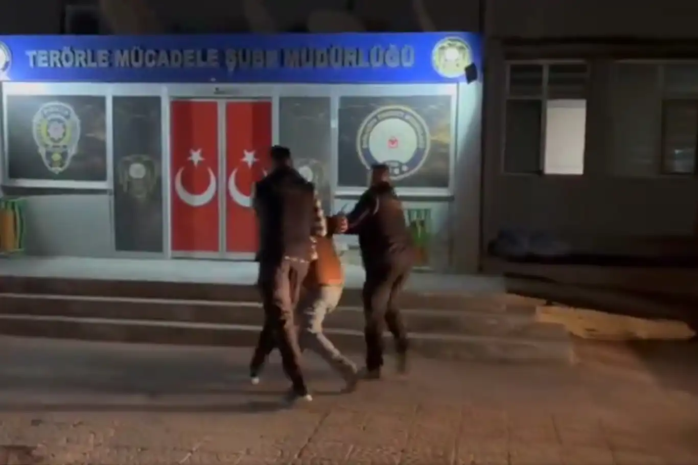 Sosyal medya hesabından PKK propagandası yapan şahıs gözaltına alındı Sosyal medya hesabından PKK propagandası yapan şahıs gözaltına alındı