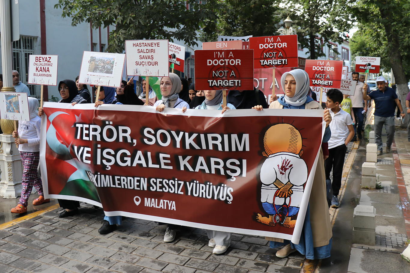 "Gazze'de 2 milyon mazlumun göğü inleten çığlıklarına sessiz kalanlar muhakkak hesap verecek"