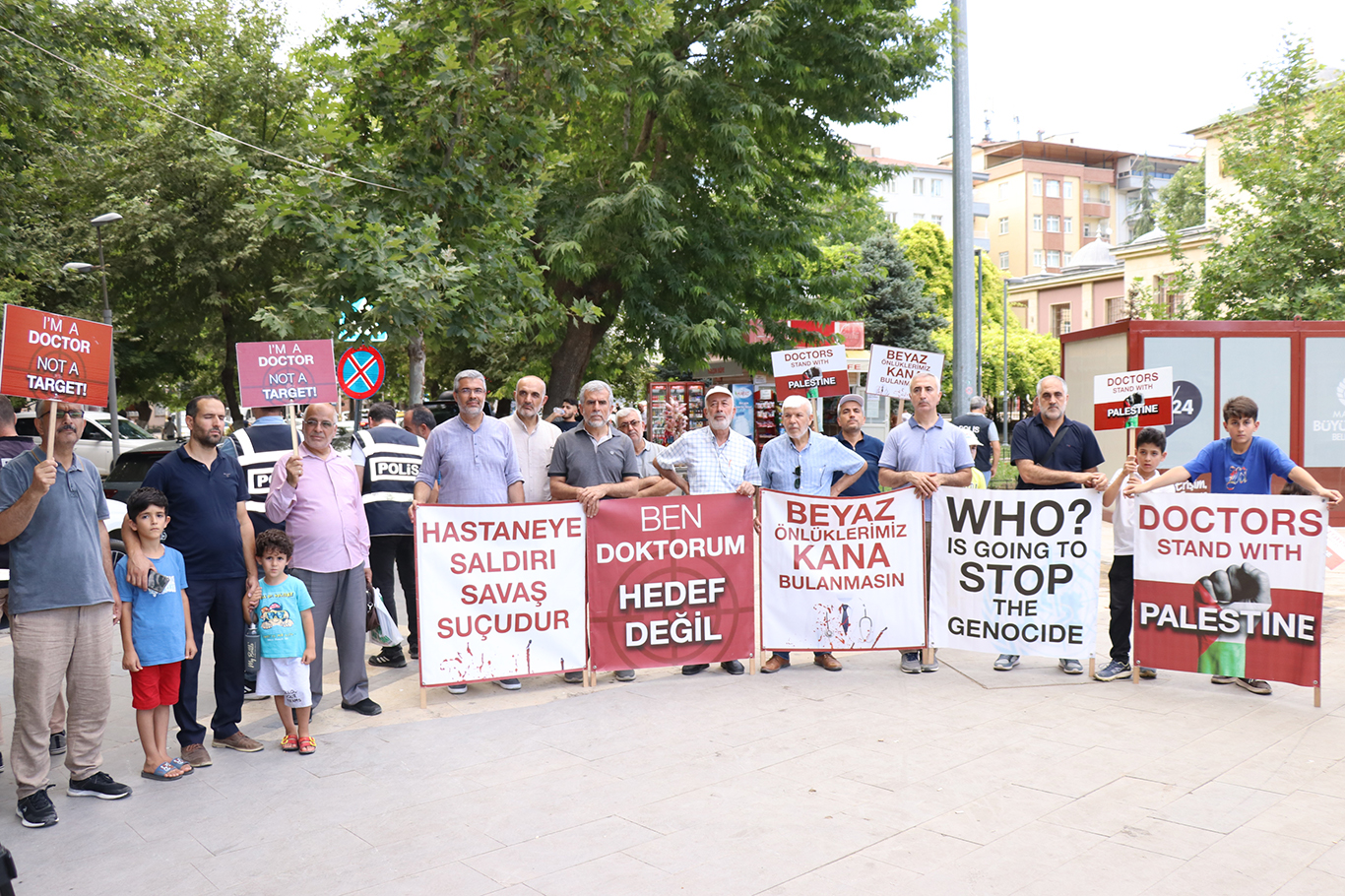 "Gazze'de 2 milyon mazlumun göğü inleten çığlıklarına sessiz kalanlar muhakkak hesap verecek"