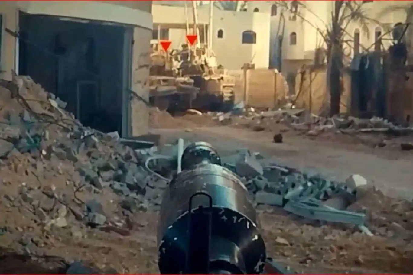 Direnişçiler bugün 5 tank ve 2 buldozeri daha imha etti Direnişçiler bugün 5 tank ve 2 buldozeri daha imha etti