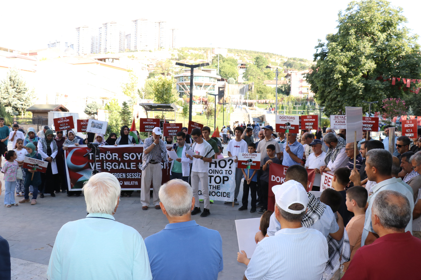 Hekimler ve sağlık çalışanları: Zulme engel olmak bu dünyada evlatlarımıza bırakabileceğimiz en büyük mirastır