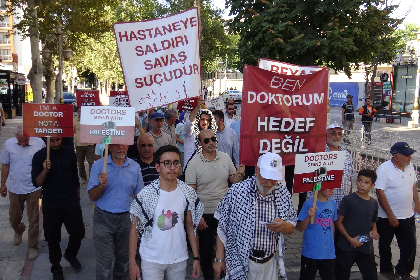 Hekimler ve sağlık çalışanları: Zulme engel olmak bu dünyada evlatlarımıza bırakabileceğimiz en büyük mirastır