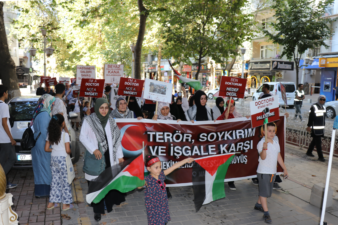 Hekimler ve sağlık çalışanları: Zulme engel olmak bu dünyada evlatlarımıza bırakabileceğimiz en büyük mirastır