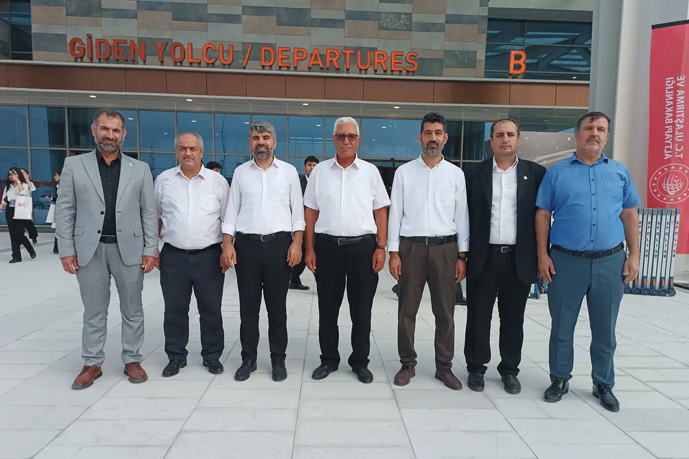 HÜDA PAR Milletvekili Dinç, Çukurova Havalimanı'nın açılışına katıldı HÜDA PAR Milletvekili Dinç, Çukurova Havalimanı'nın açılışına katıldı