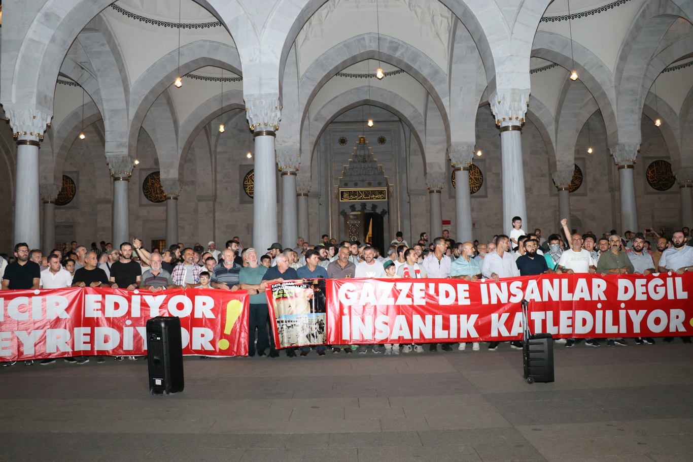 Sabah namazında şehid edilen Filistinler için Ankaralılar bir araya geldi 