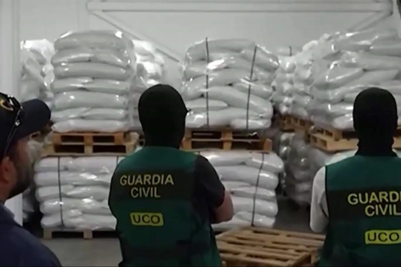 Barselona limanında yaklaşık 1,7 ton kokain bulundu Barselona limanında yaklaşık 1,7 ton kokain bulundu