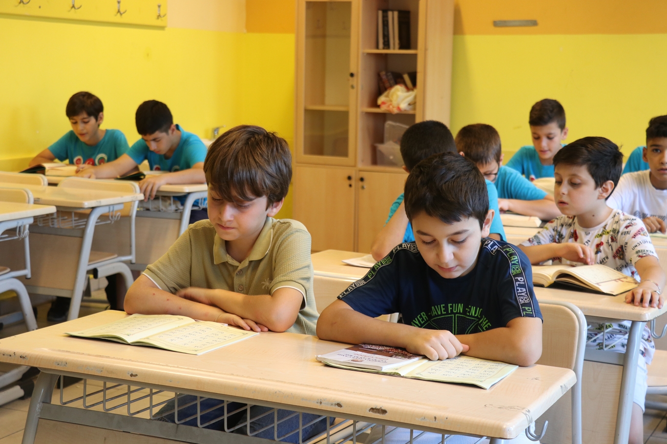 "Kur'an öğrenen çocukların babaları namaza, anneleri örtünmeye başlıyor"