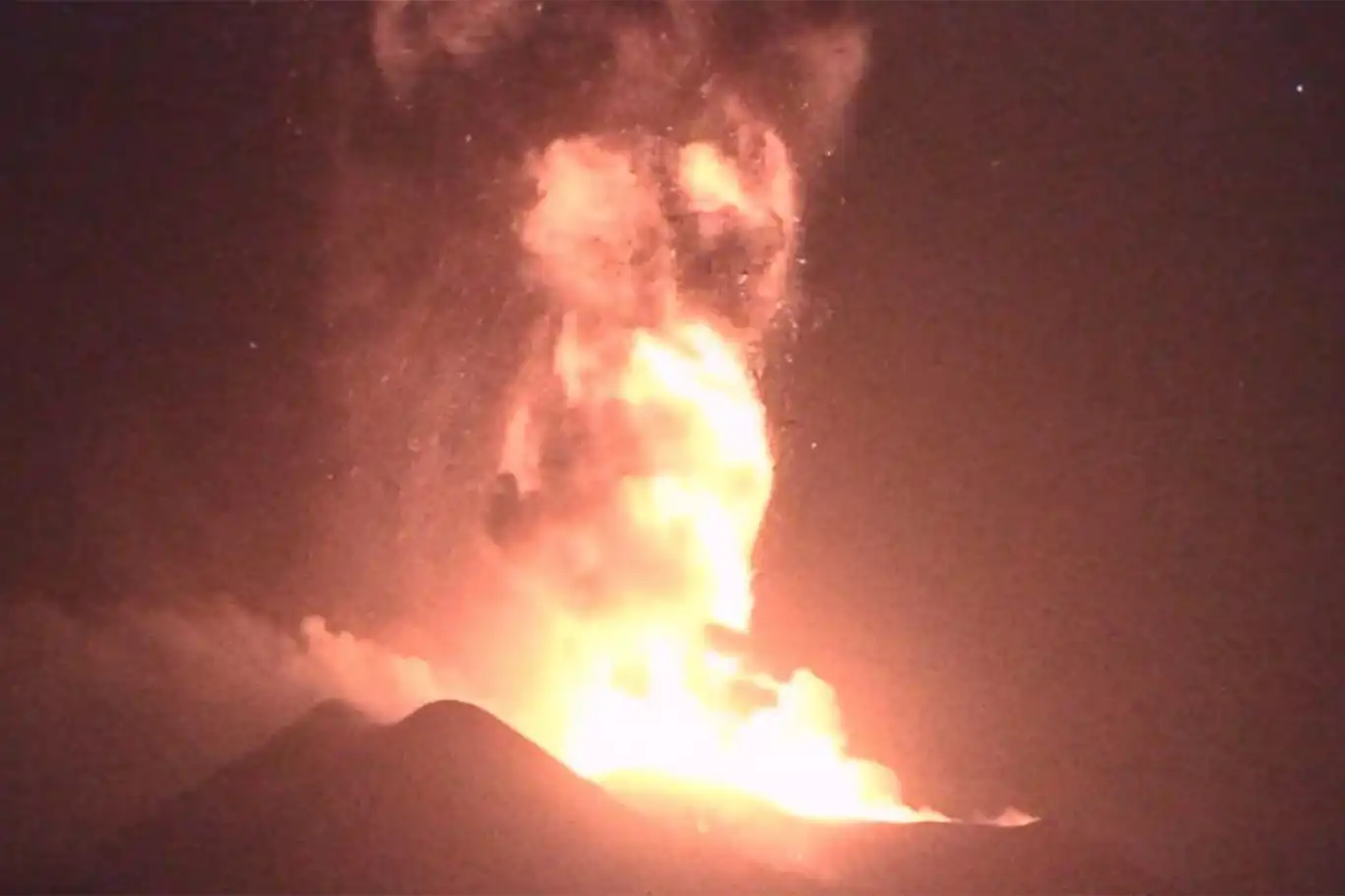 Mount Etna eruption forces flight cancellations at Catania Airport Mount Etna eruption forces flight cancellations at Catania Airport