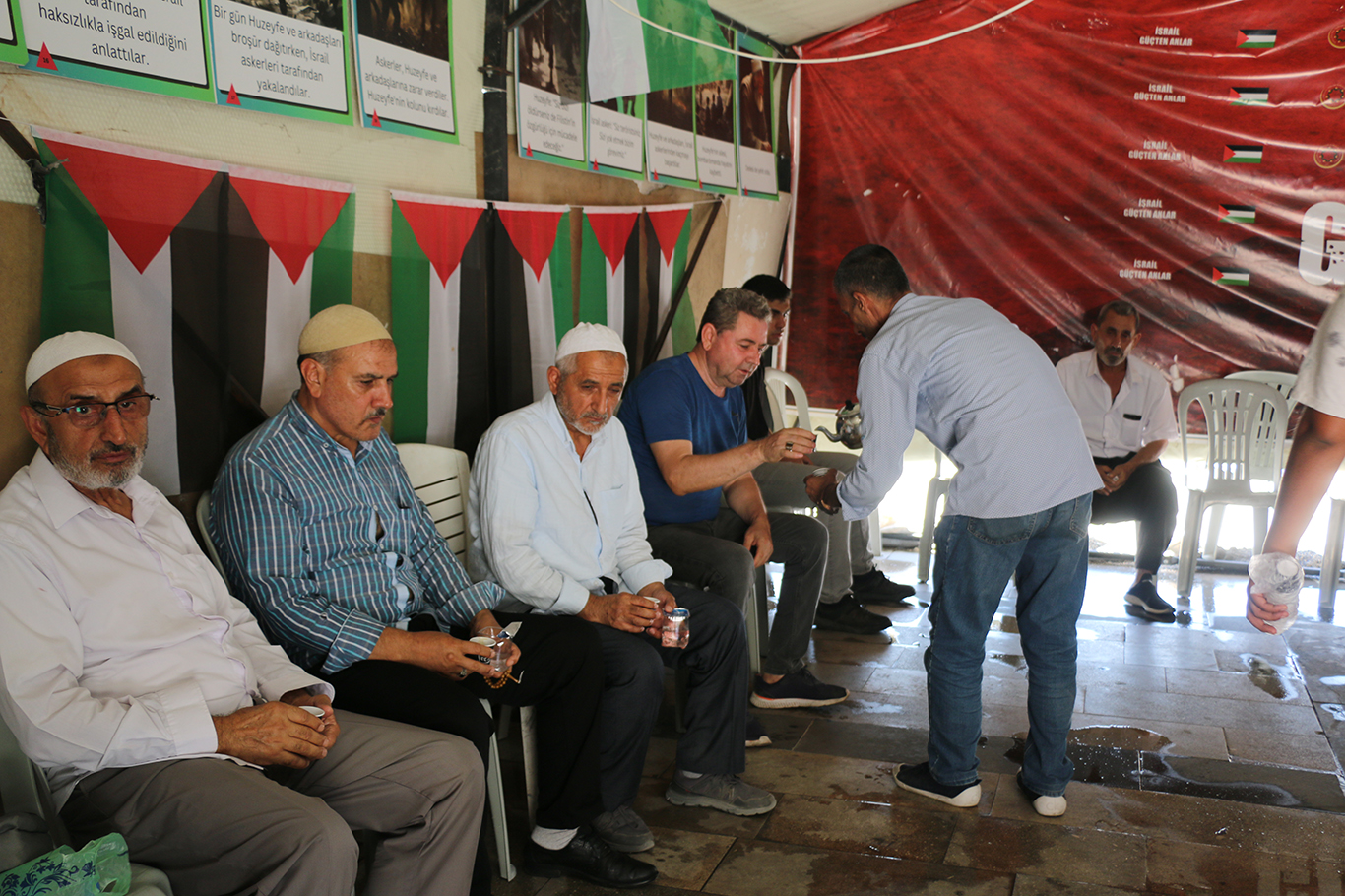 Şanlıurfa'da Şehid Heniyye için taziye kuruldu
