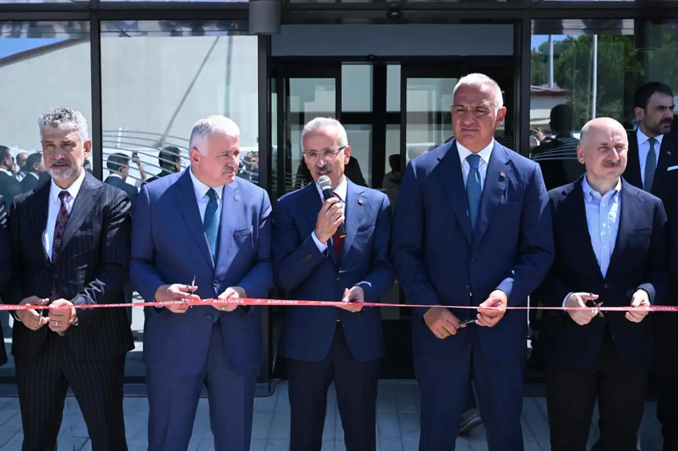 Trabzon Havalimanı yeni hizmet binaları açıldı Trabzon Havalimanı yeni hizmet binaları açıldı