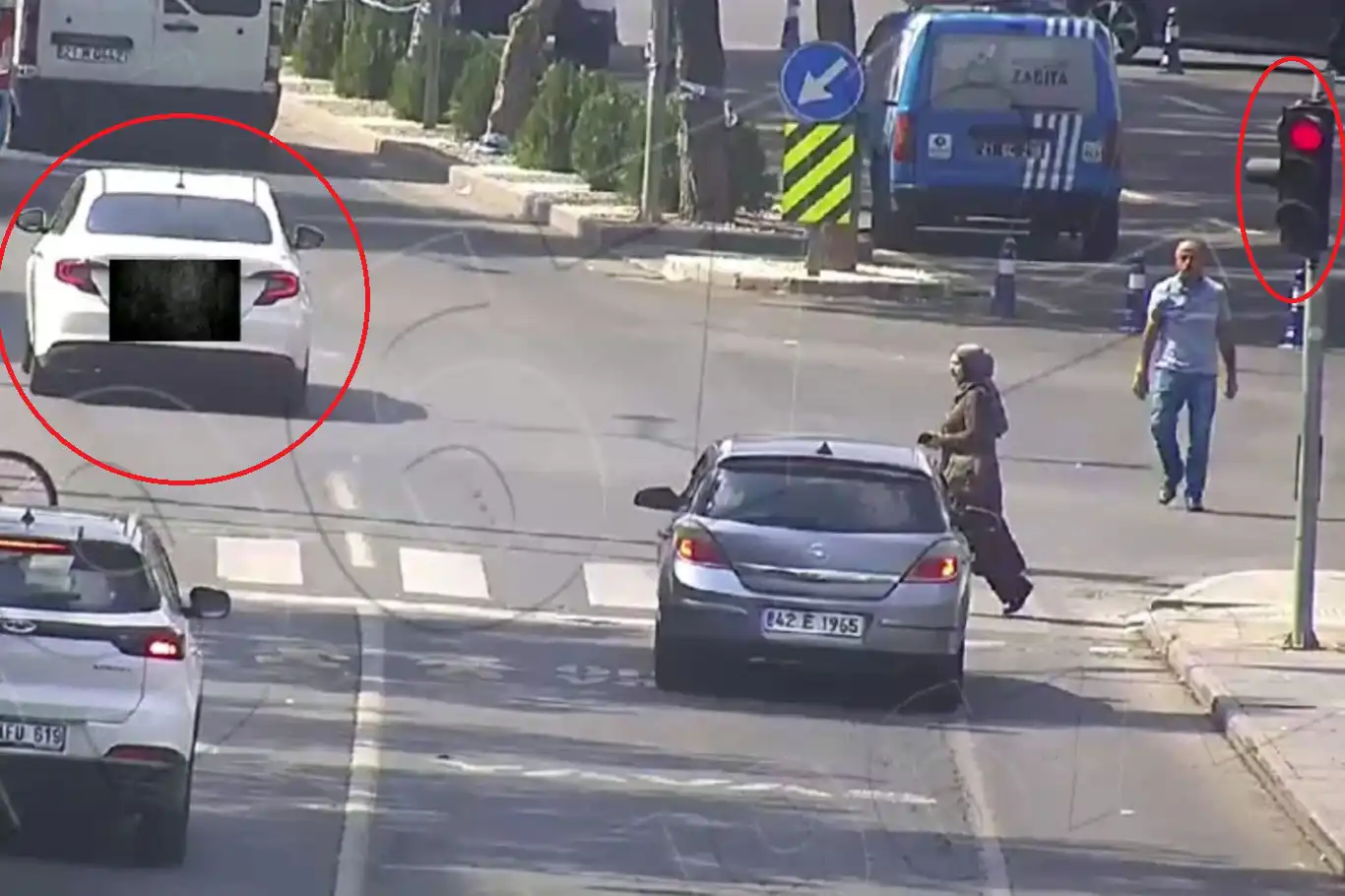 Diyarbakır'daki trafik kuralları ihlallerinin KGYS görüntüleri paylaşıldı Diyarbakır'daki trafik kuralları ihlallerinin KGYS görüntüleri paylaşıldı