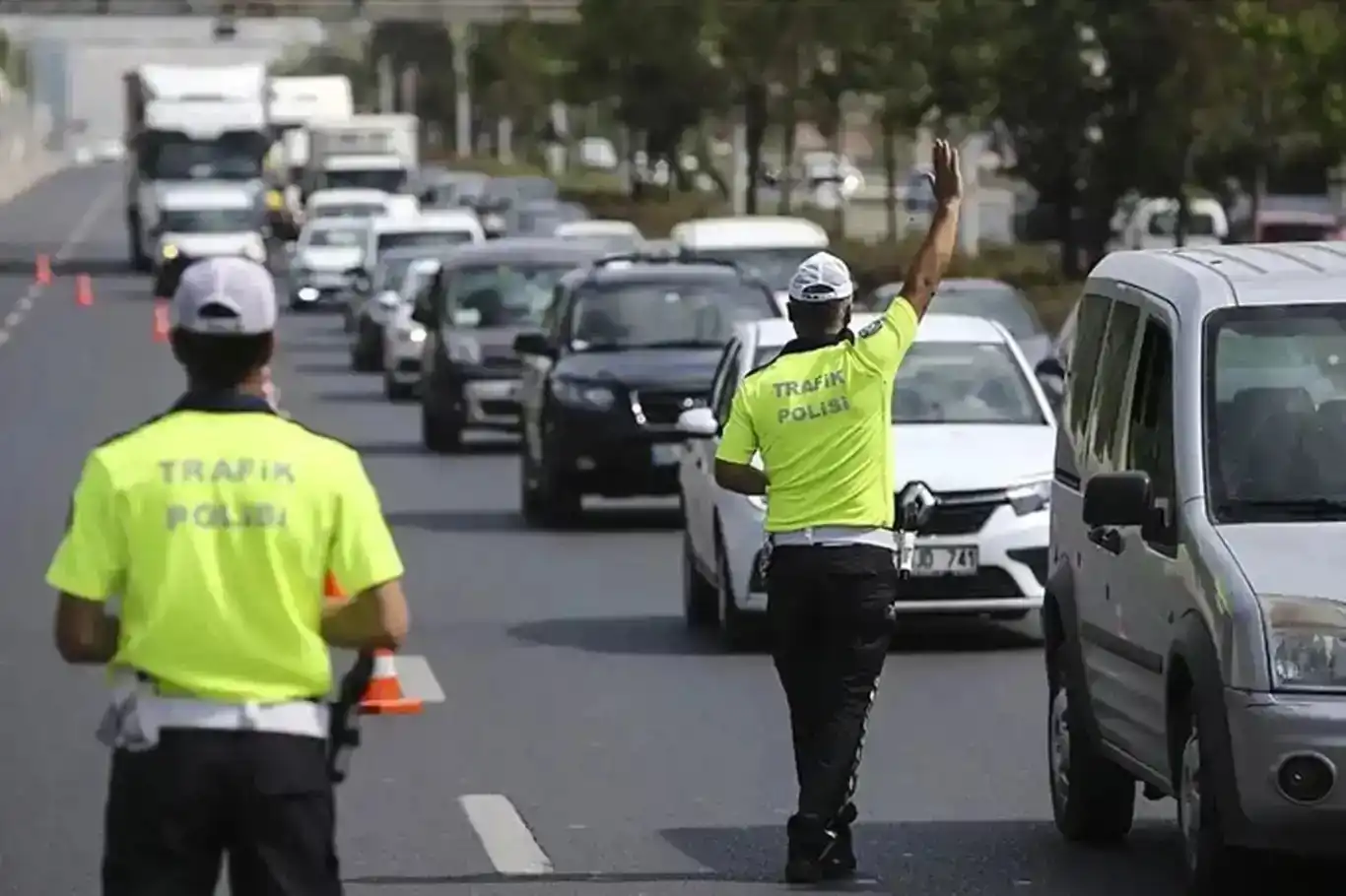 İstanbul'da bazı yollar trafiğe kapatılacak İstanbul'da bazı yollar trafiğe kapatılacak