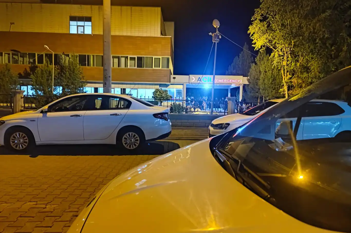 Diyarbakır'da silahlı kavga: 2 ölü, 2 yaralı Diyarbakır'da silahlı kavga: 2 ölü, 2 yaralı