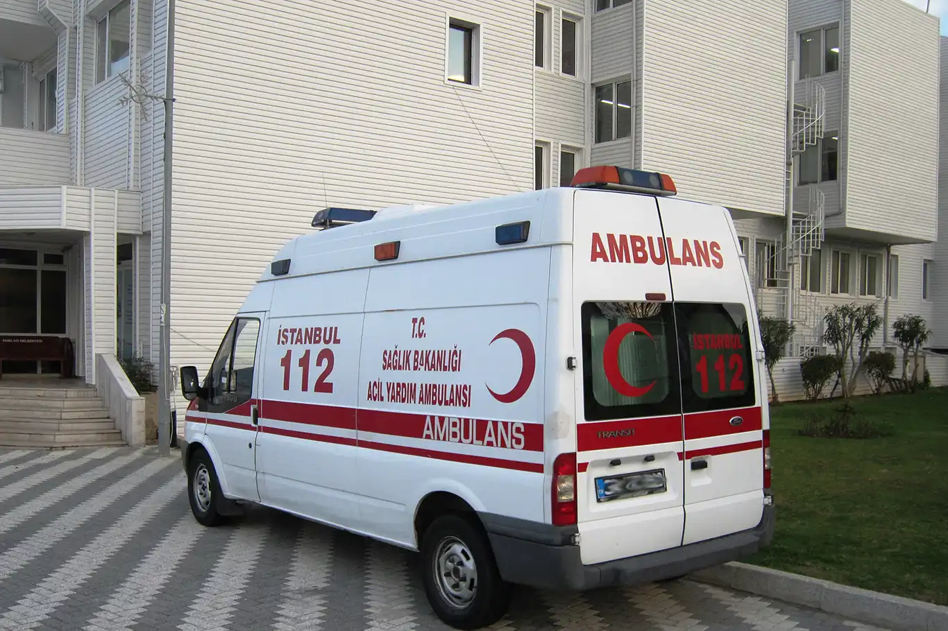 Rize'de trafik kazası: 2 ölü, 3 yaralı Rize'de trafik kazası: 2 ölü, 3 yaralı
