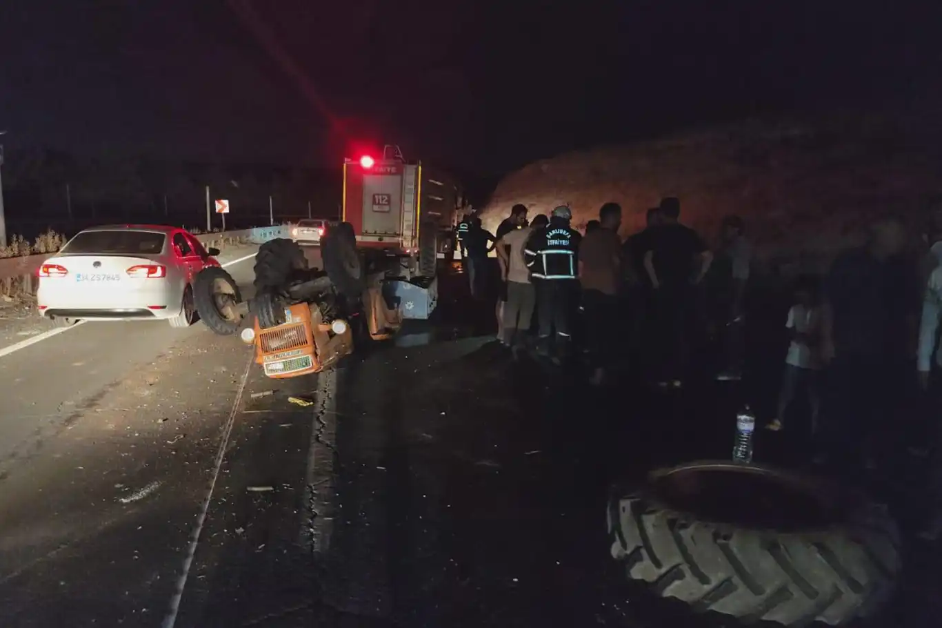 Şanlıurfa'da traktör ile tır çarpıştı: 1 yaralı Şanlıurfa'da traktör ile tır çarpıştı: 1 yaralı