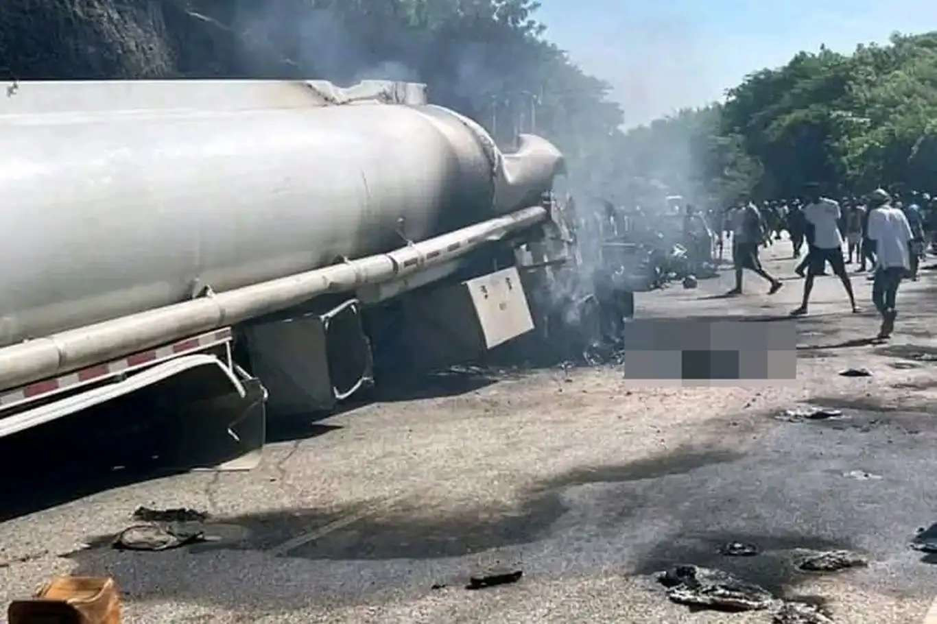 Fuel tanker explosion kills 16 in Haiti Fuel tanker explosion kills 16 in Haiti