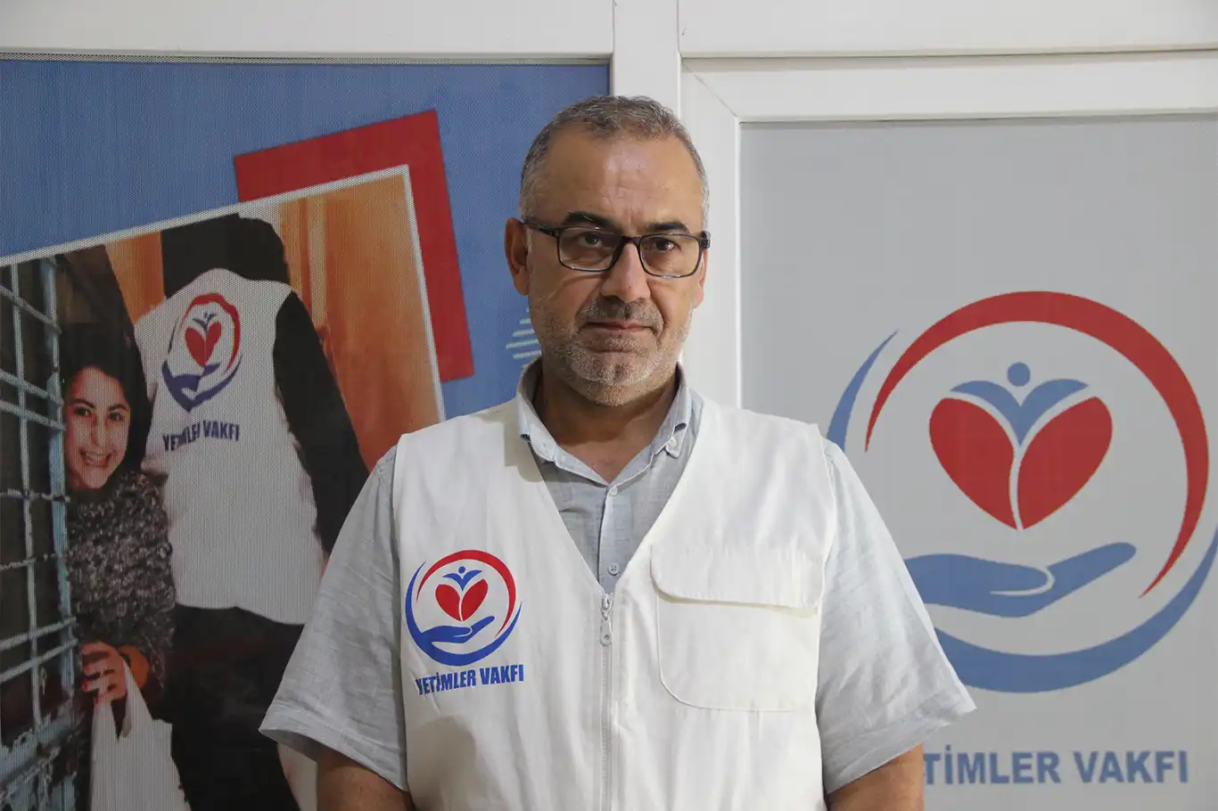 Yetimler Vakfı'ndan Cizre'de yetim öğrencilere kırtasiye yardımı Yetimler Vakfı'ndan Cizre'de yetim öğrencilere kırtasiye yardımı