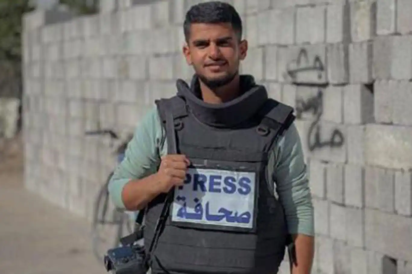 Siyonist işgalcilerin saldırısında Gazze'de bir gazeteci daha şehit edildi Siyonist işgalcilerin saldırısında Gazze'de bir gazeteci daha şehit edildi