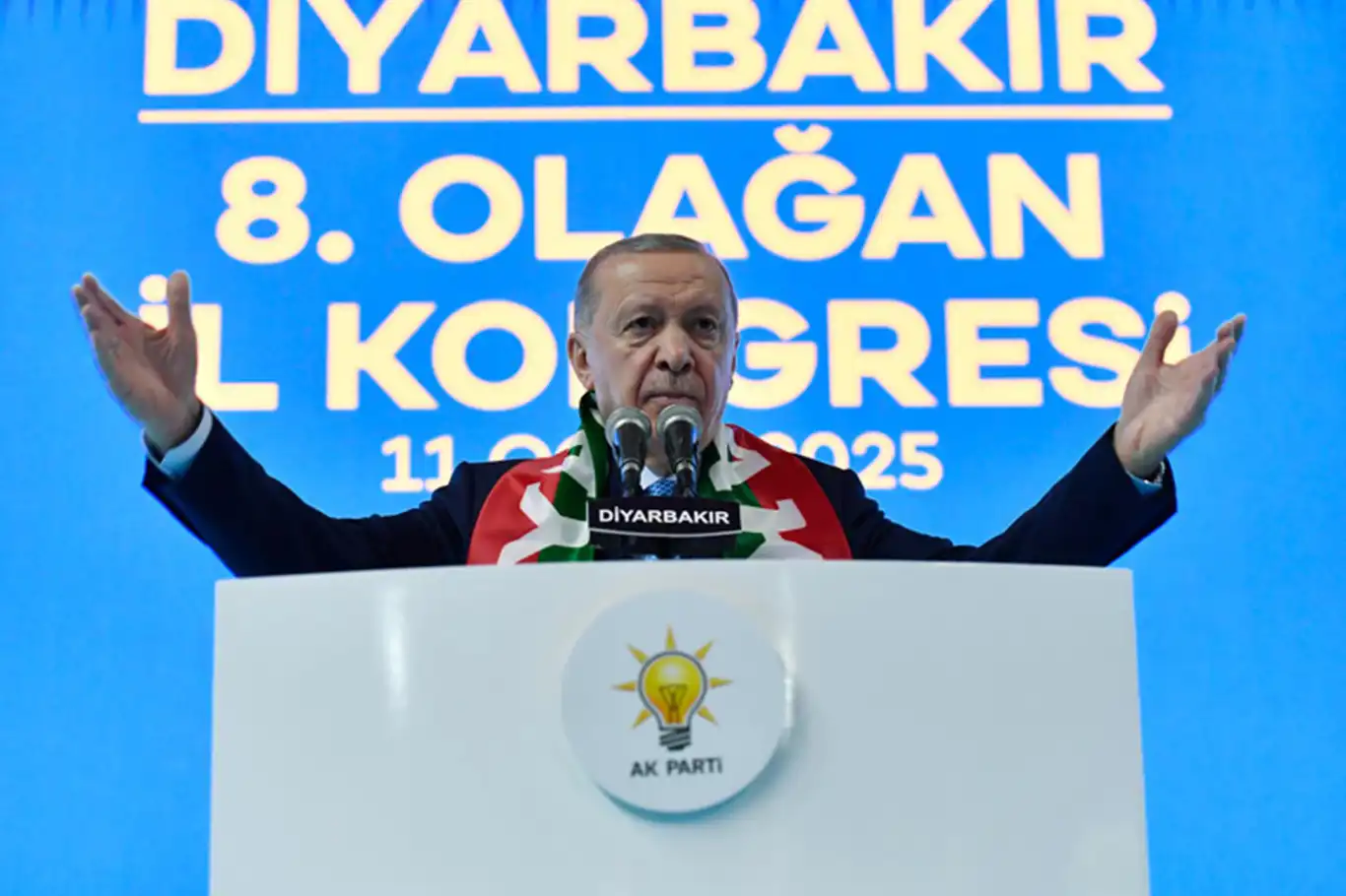 Cumhurbaşkanı Erdoğan: Amaç; terör örgütünün kendini feshetmesi ve iç cephemizin güçlendirilmesidir Cumhurbaşkanı Erdoğan: Amaç; terör örgütünün kendini feshetmesi ve iç cephemizin güçlendirilmesidir
