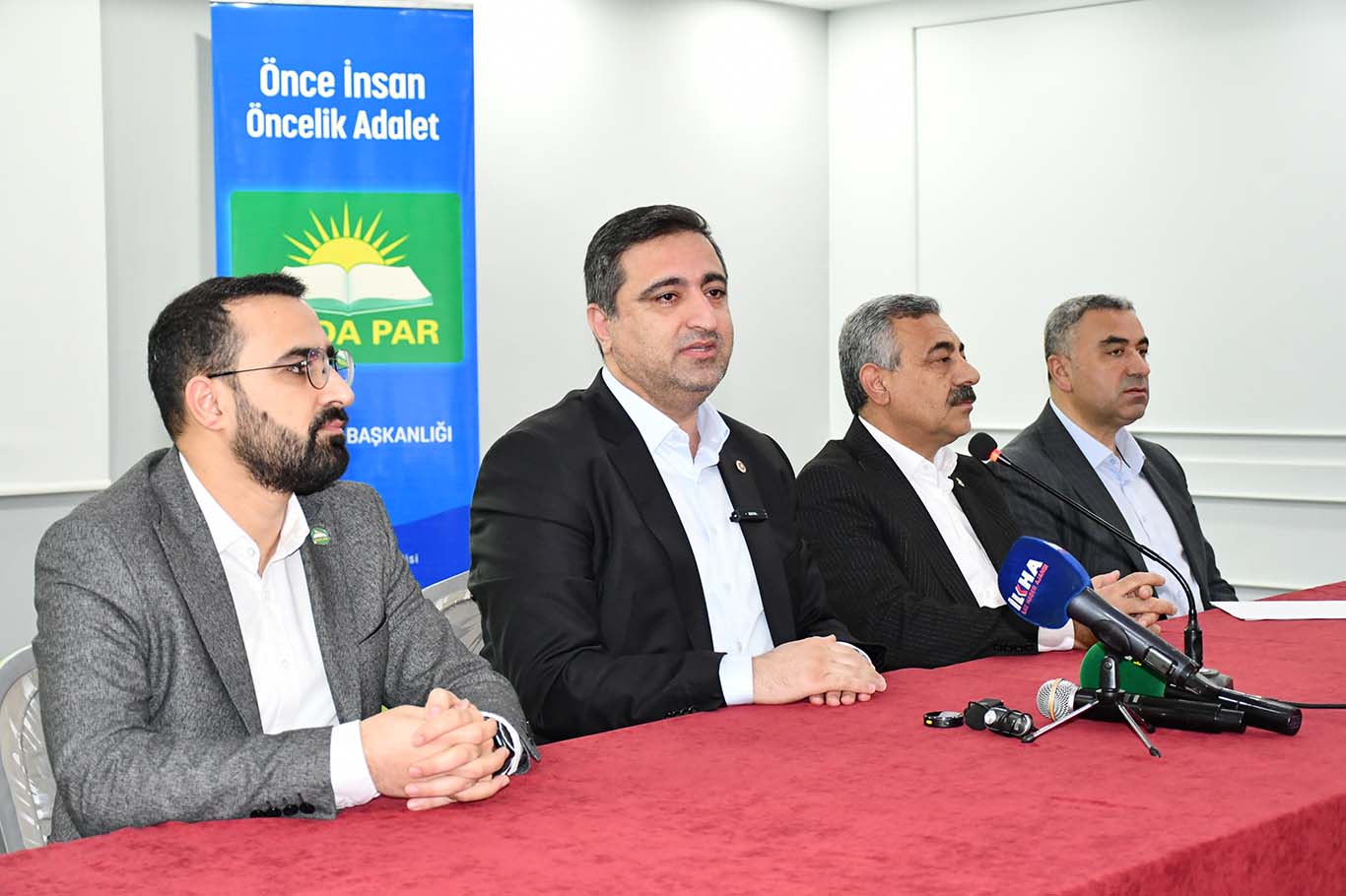 HÜDA PAR Batman Milletvekili Serkan Ramanlı, gazetecilerle bir araya geldi