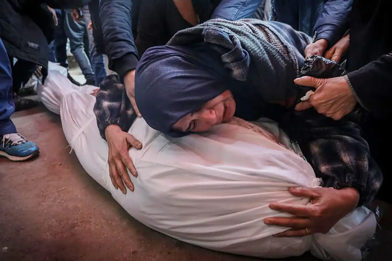 Katil rejim Gazze'de soykırım yapıyor: 55 şehit Katil rejim Gazze'de soykırım yapıyor: 55 şehit