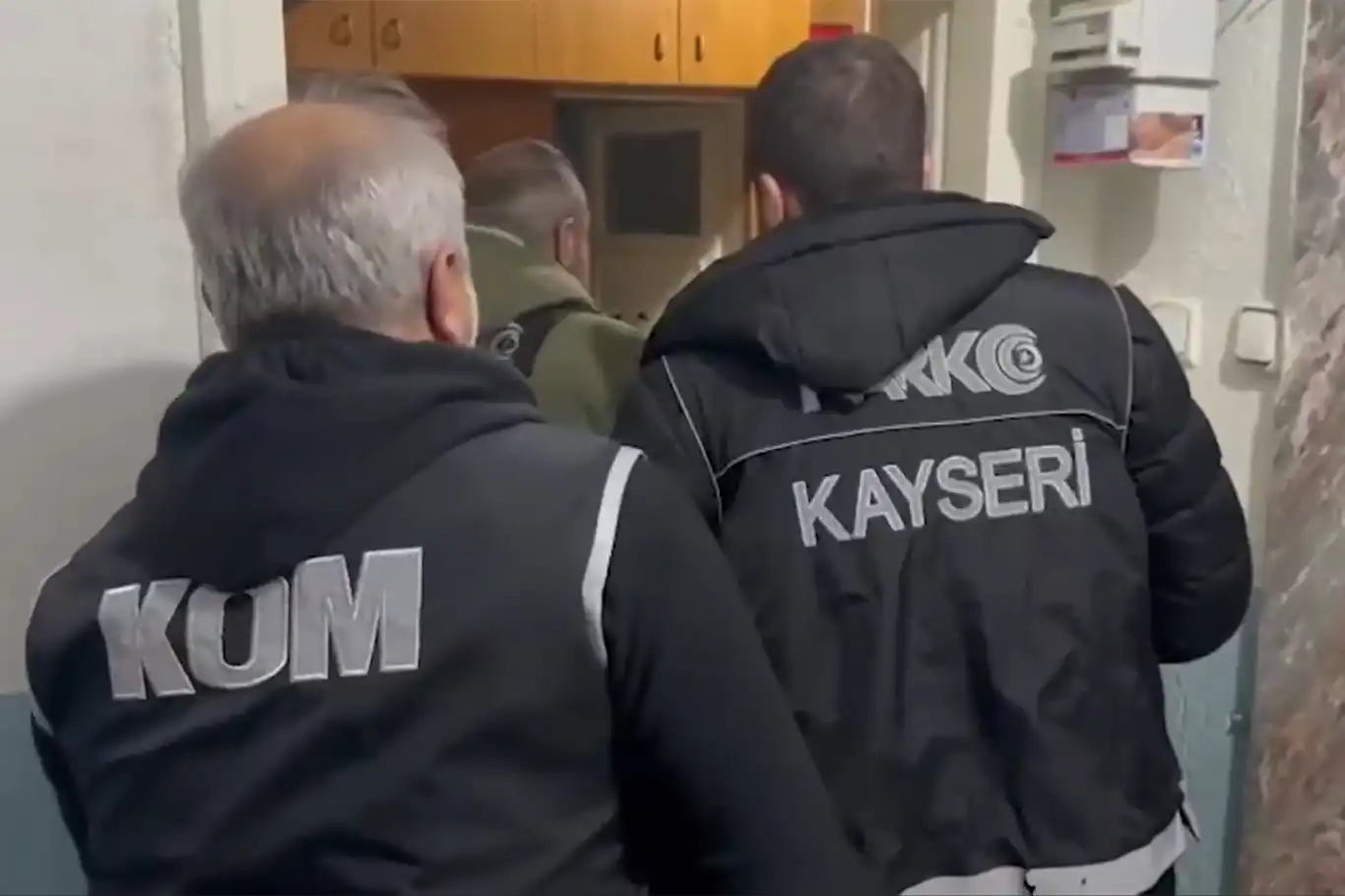 Organize suç örgütüne operasyon: 19 gözaltı Organize suç örgütüne operasyon: 19 gözaltı