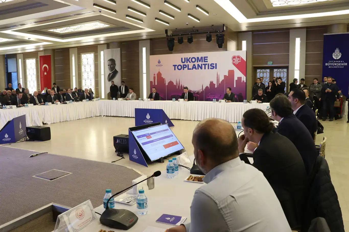 İstanbul'da toplu ulaşıma yüzde 35 zam İstanbul'da toplu ulaşıma yüzde 35 zam