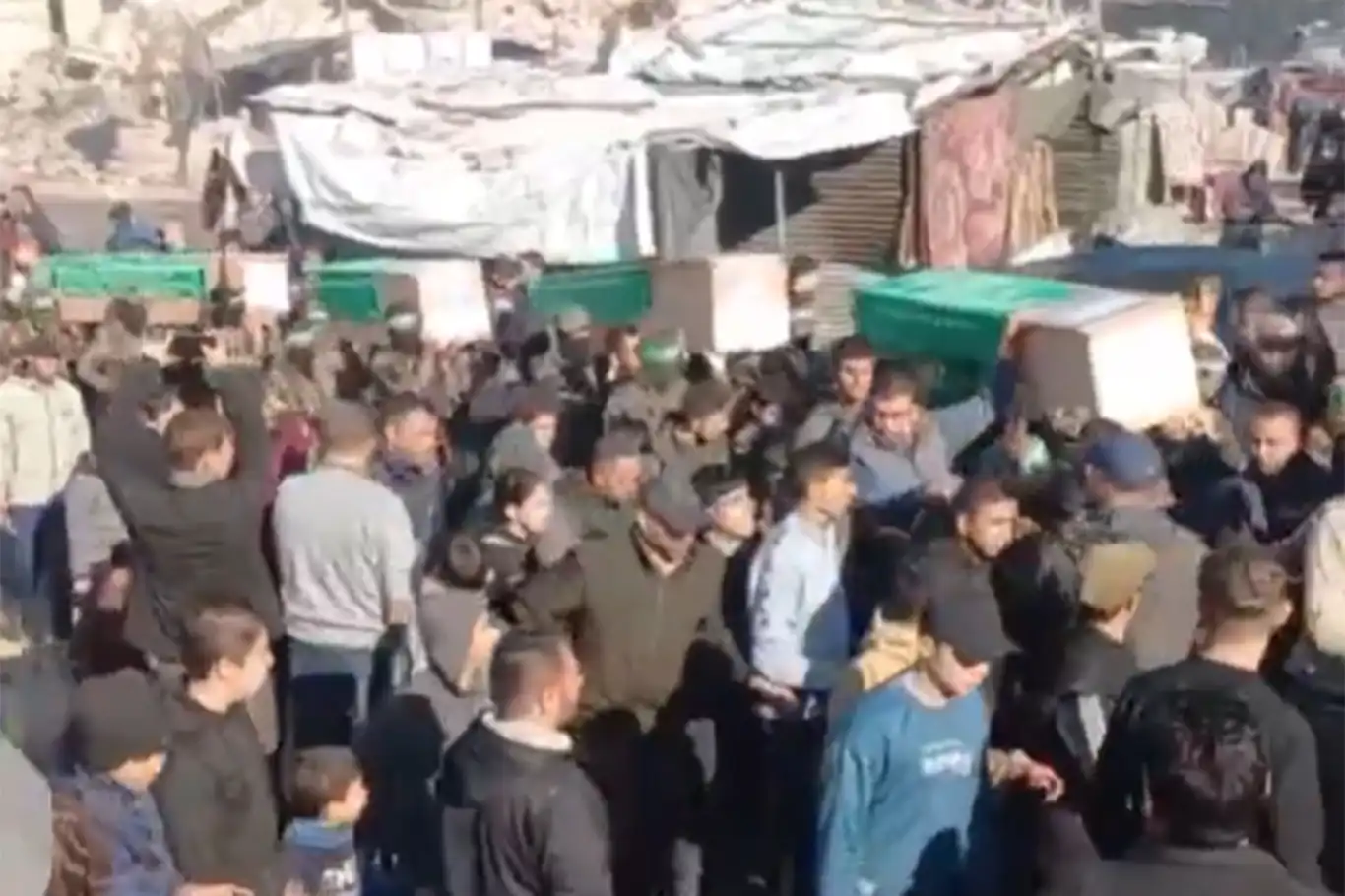Gazze'deki enkazlardan 66 şehidin cenazesi çıkarıldı Gazze'deki enkazlardan 66 şehidin cenazesi çıkarıldı