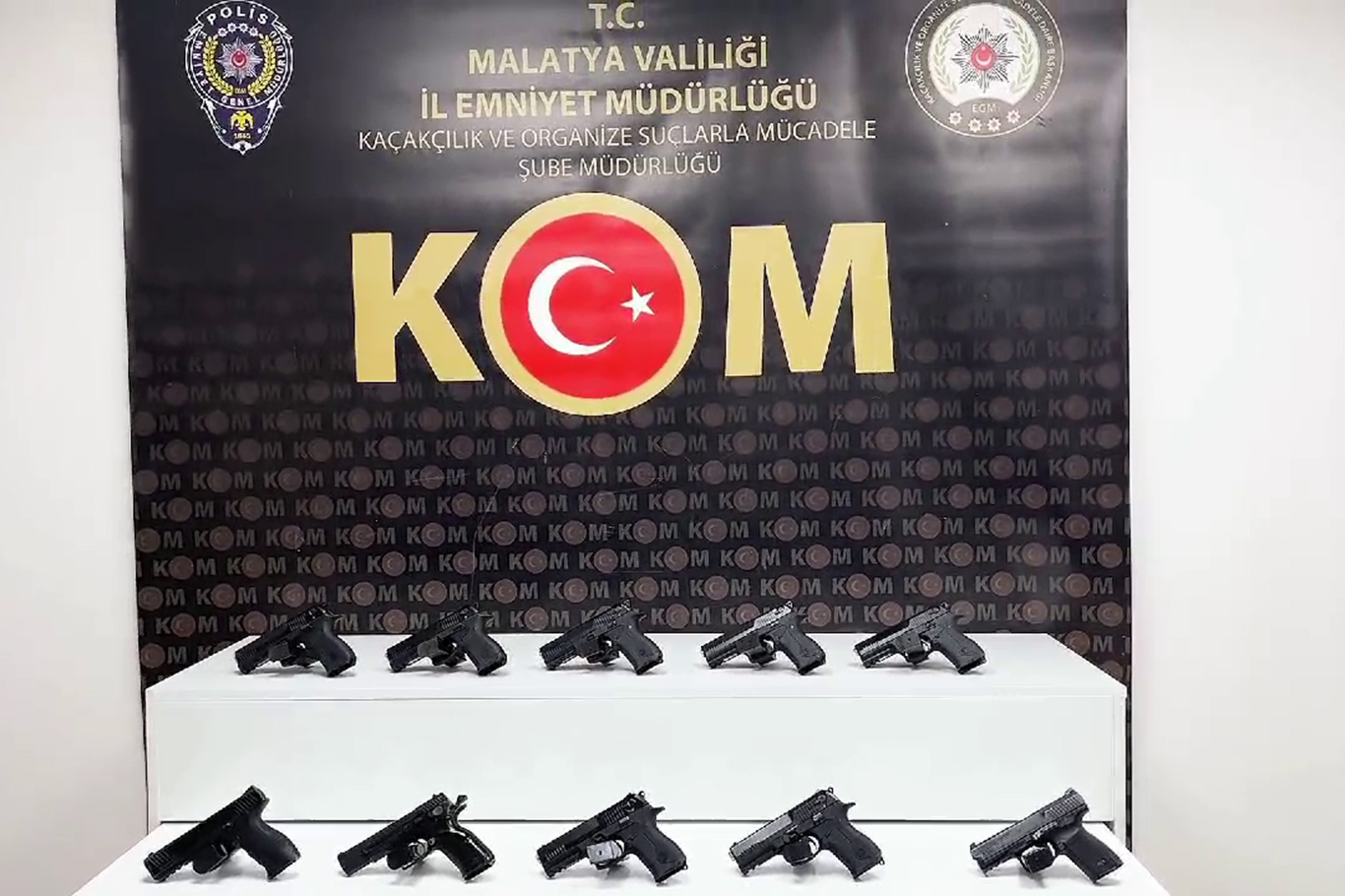 Malatya'da silah kaçakçılığı operasyonu: 7 gözaltı Malatya'da silah kaçakçılığı operasyonu: 7 gözaltı