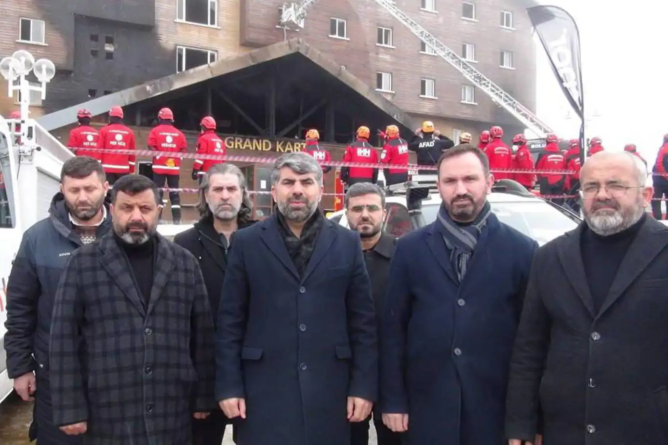 HÜDA PAR Milletvekili Dinç, Bolu’daki yangın bölgesinde HÜDA PAR Milletvekili Dinç, Bolu’daki yangın bölgesinde