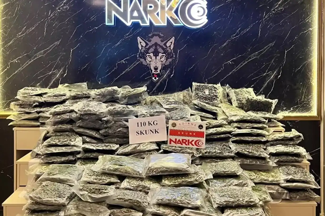 Kapıkule Sınır Kapısı'nda uyuşturucu operasyonu: 3 tutuklama Kapıkule Sınır Kapısı'nda uyuşturucu operasyonu: 3 tutuklama