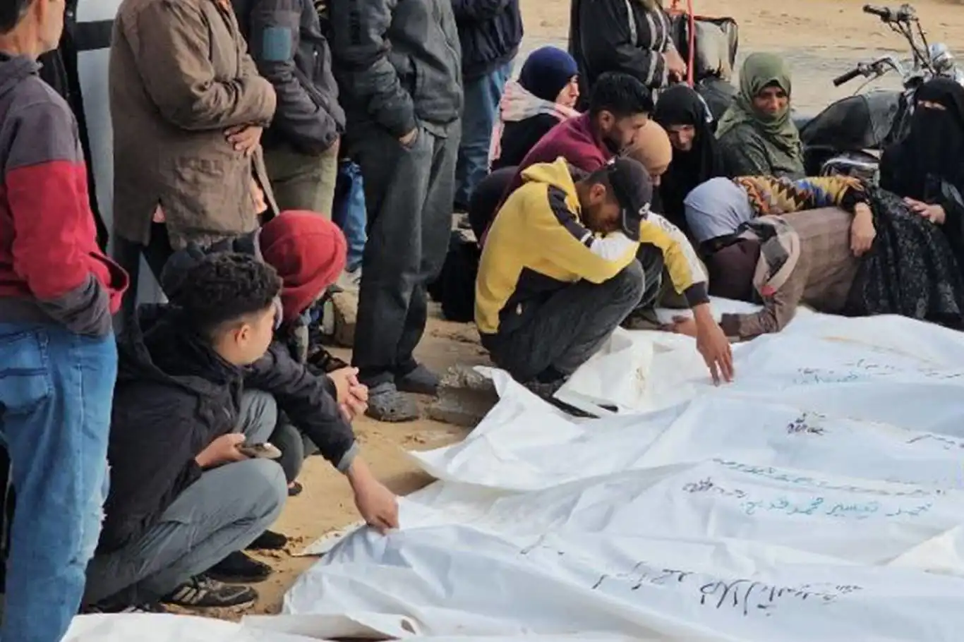 Gazze'de ateşkesten bu yana bulunan şehit naaşı 170'e yükseldi Gazze'de ateşkesten bu yana bulunan şehit naaşı 170'e yükseldi