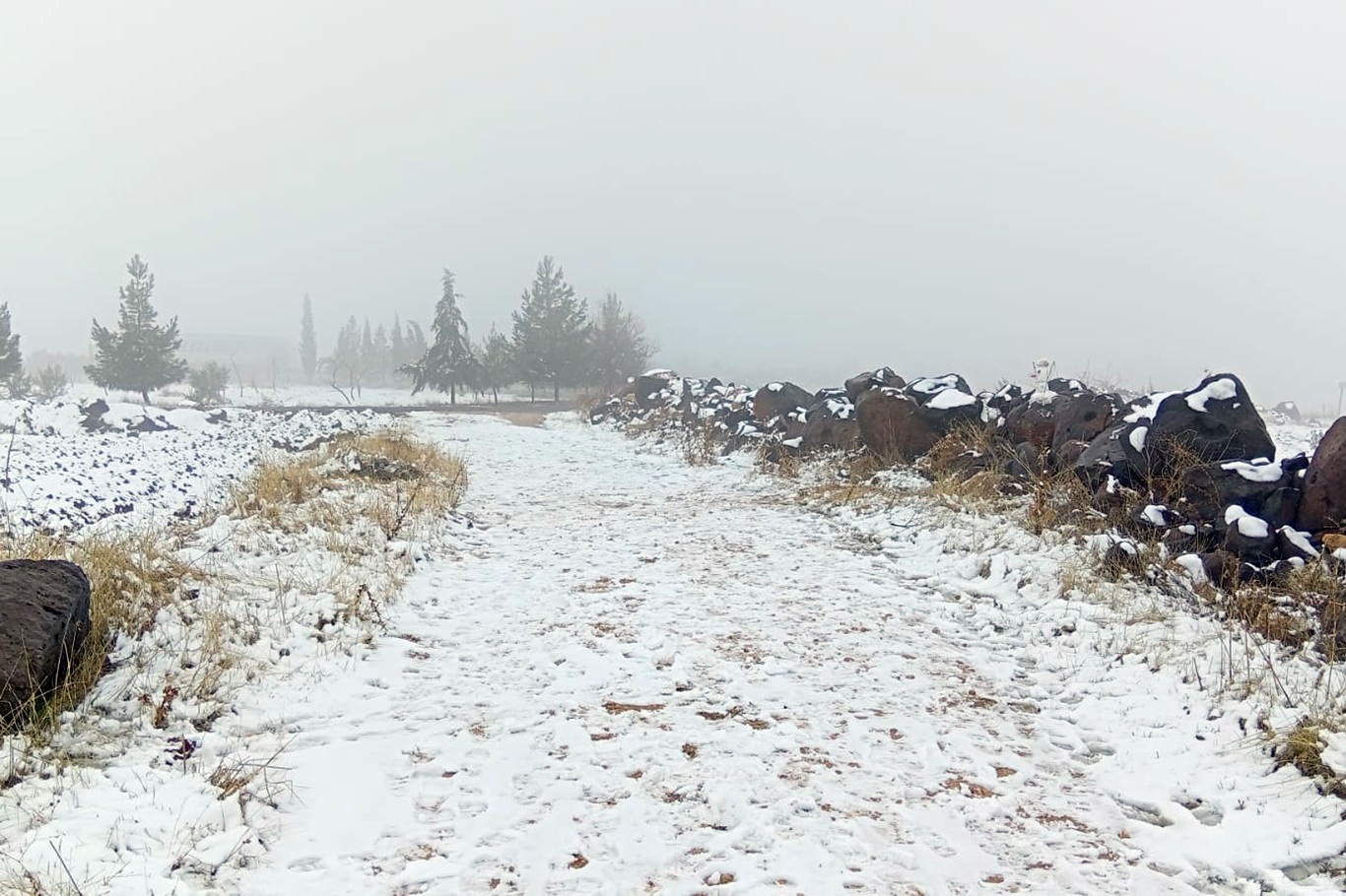 Şanlıurfa'da kar yağışı etkisini sürdürüyor