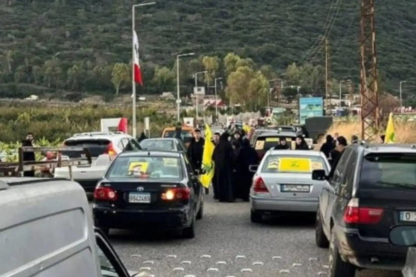 3 killed, 44 injured in Israeli attacks on southern Lebanon as civilians attempt to return home 3 killed, 44 injured in Israeli attacks on southern Lebanon as civilians attempt to return home