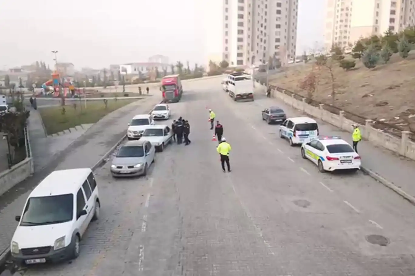 Malatya'da çeşitli suçlardan 32 kişi yakalandı Malatya'da çeşitli suçlardan 32 kişi yakalandı