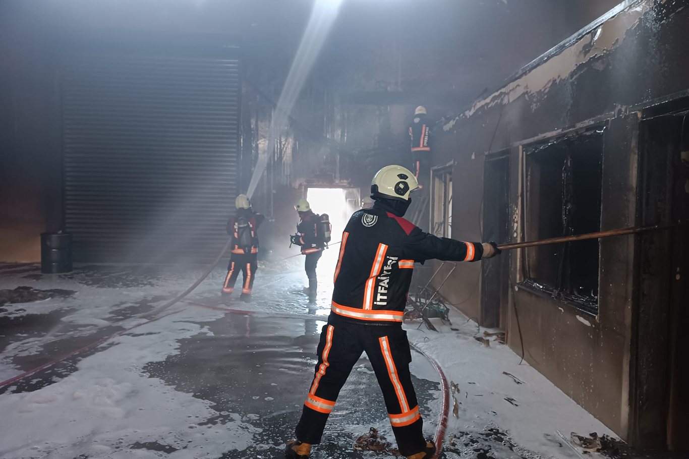 Malatya'da kağıt fabrikasında yangın